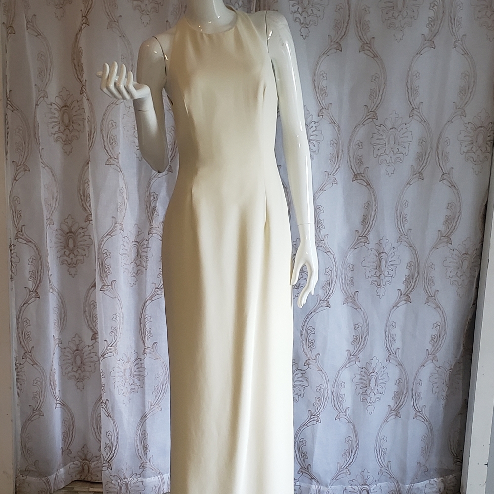 Open Back Form Fitting Cache Dress - image 1